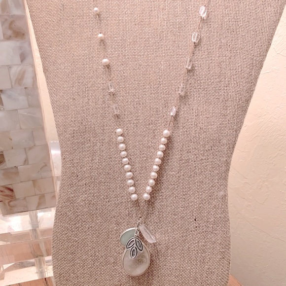 Oh-So-Pretty Necklace - Picture 3 of 5